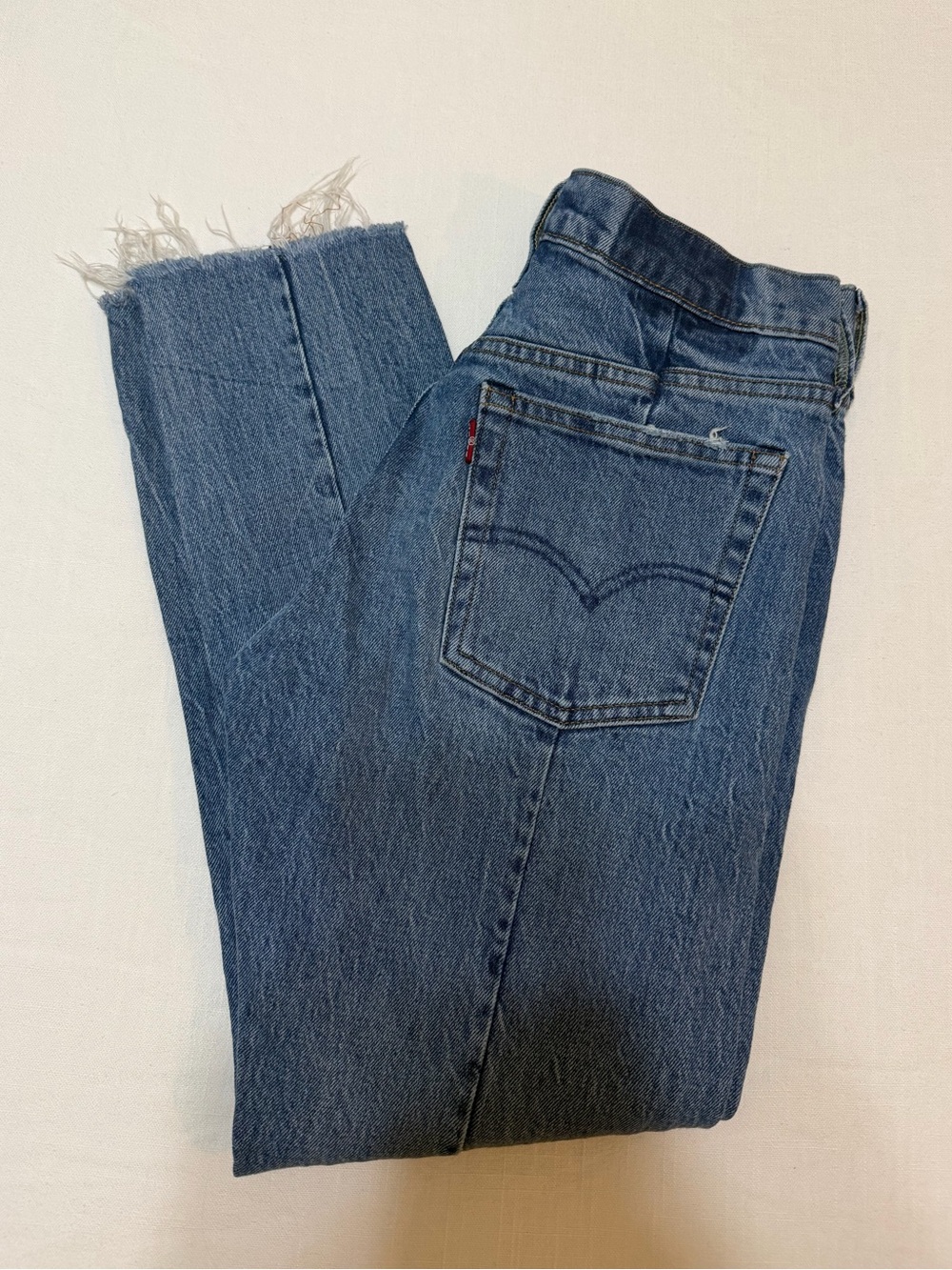 Levi's Blue Straight-Leg Women’s Jeans with Raw Hem